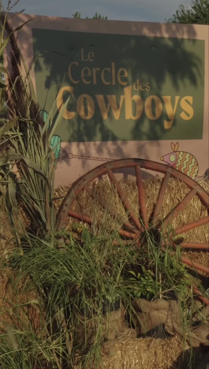 Décor et ambiance country à FestiQuest captés par A Production